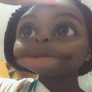 Meet your Posher, Amina